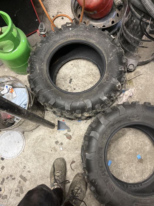 Cauciucuri ateveu 27x11