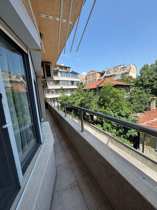 Дава се под наем Тристаен апартамент в Пловдив, Съдийски - 80 кв.м за 612 € - Снимка #12