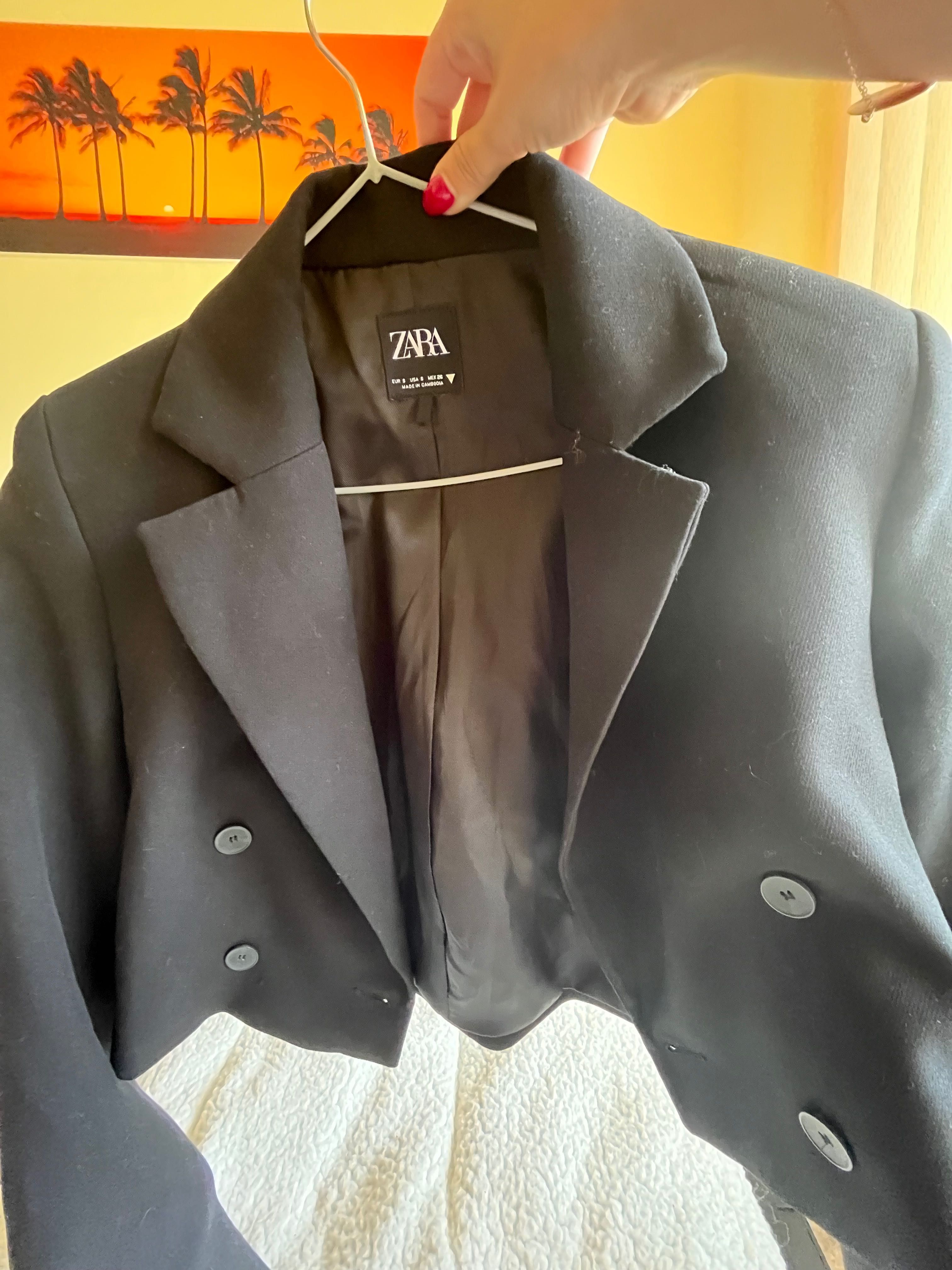 Късо сако на Zara в размер С.