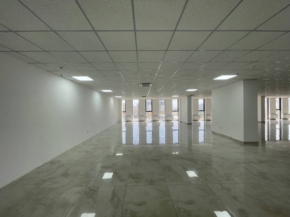 Сдается офис на Махтумкули, метро Машиностроителей, 755 м²