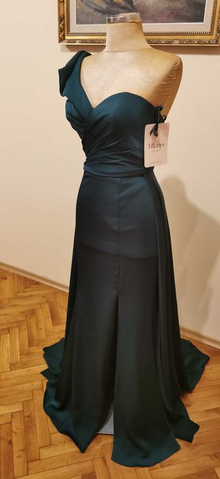 Официална рокля,, Tiffanys"размер XS със шлейф Нова