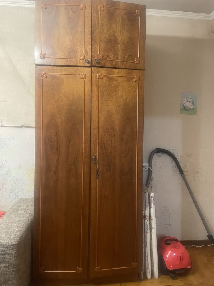 Шкаф плательный двухдверный