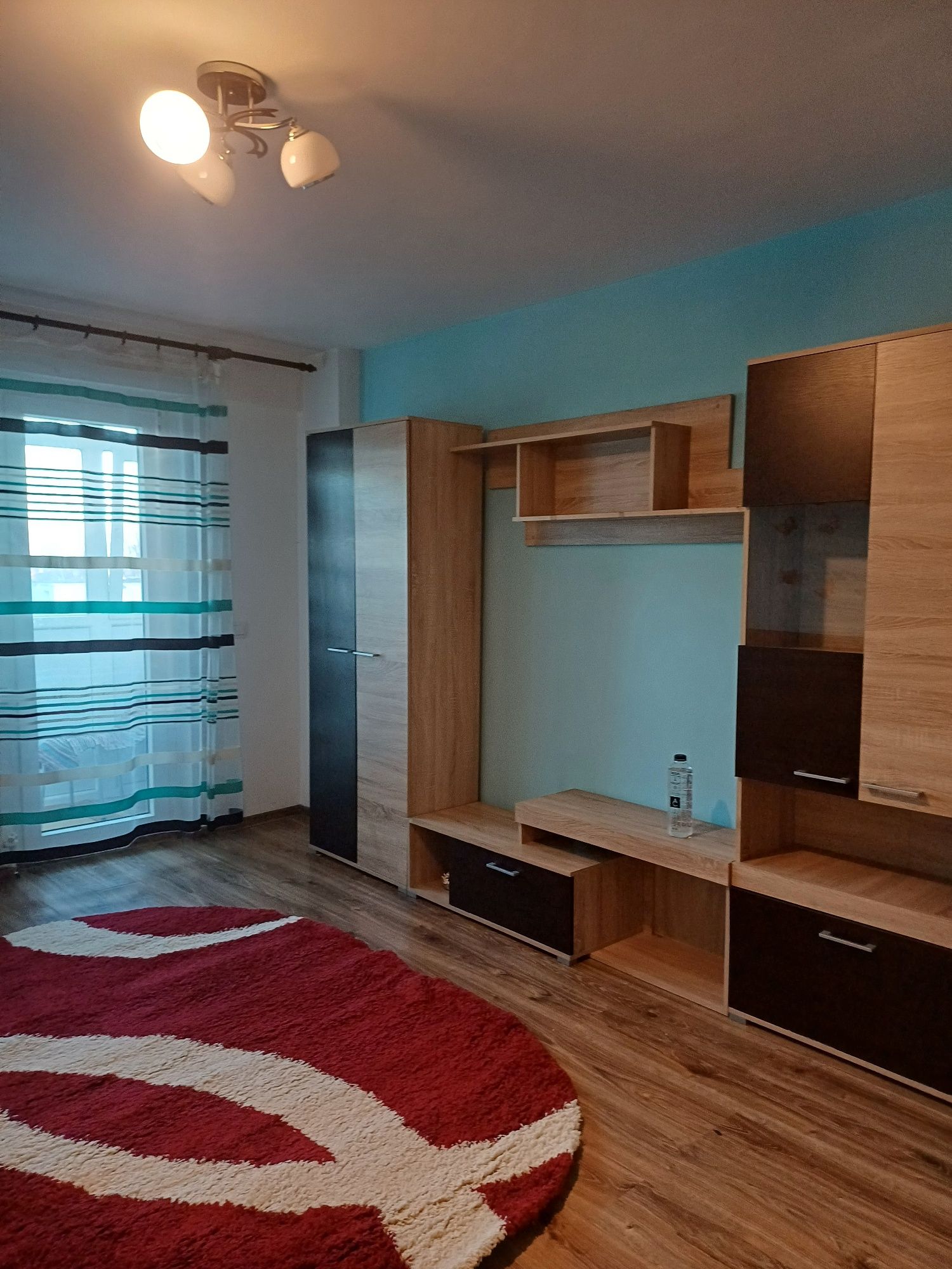 Ofer spre închiriere apartament cu doua camere în Botoșani zona Primăv