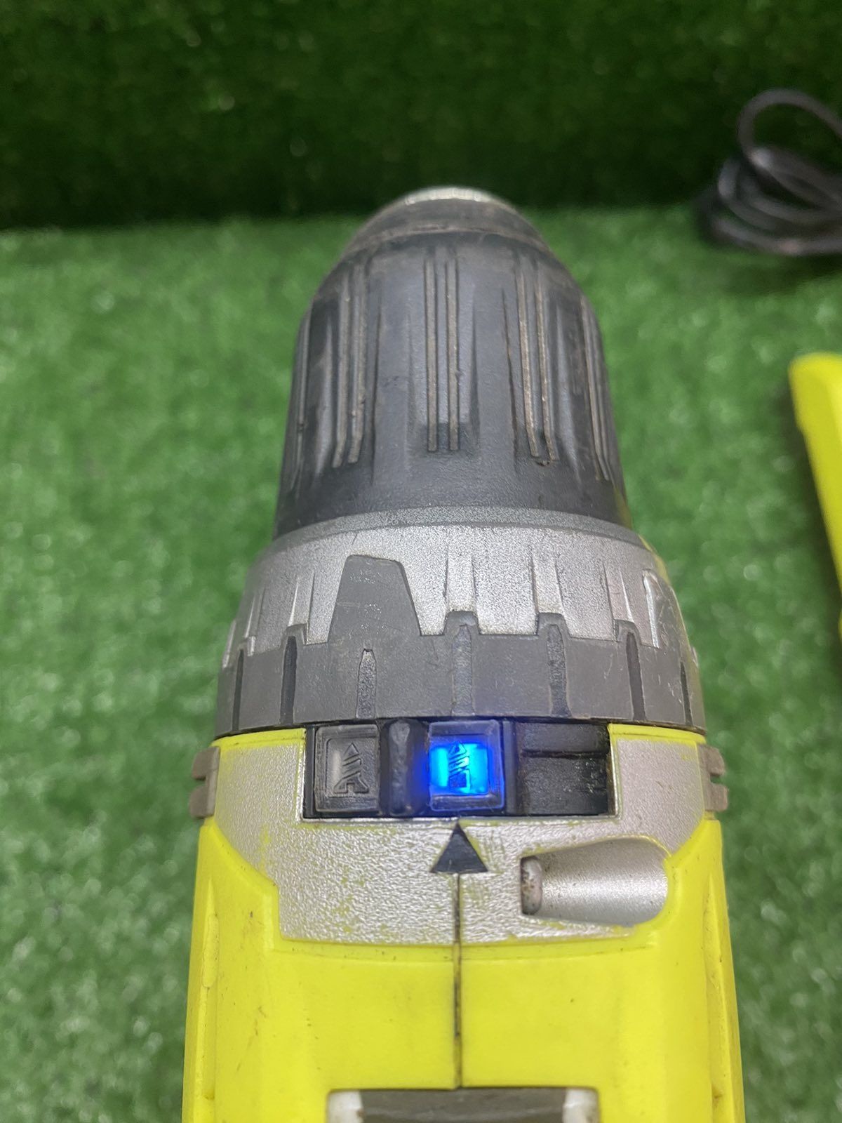 Винтоверт Ryobi R14DDE/14 волта с 1.5 ампера батерия и зарядно.
120 ле