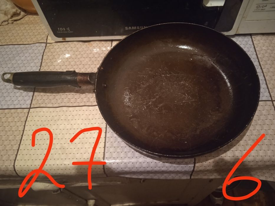 Сковородки б/у в отличном состоянии