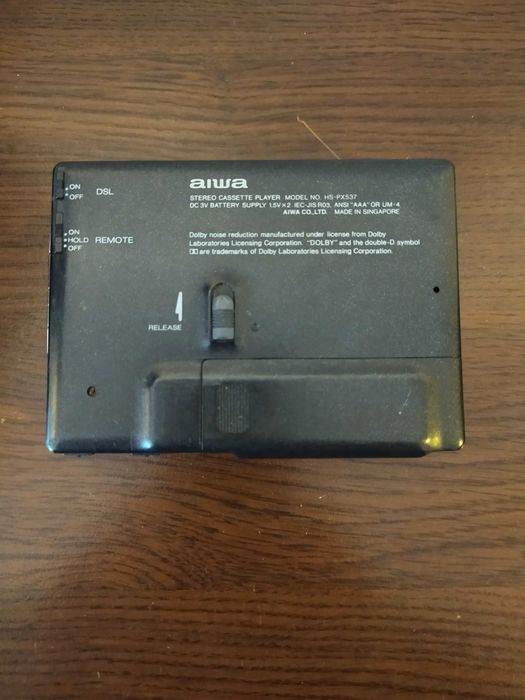 Продавам уокмен walkman AIWA PX537,метален