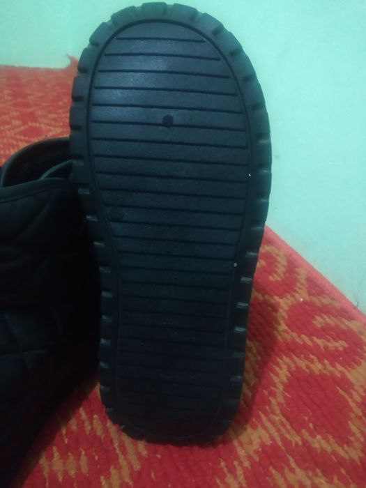 Xitoy etigi  sotiladi. sifatiga gab yuq 38 razmeri