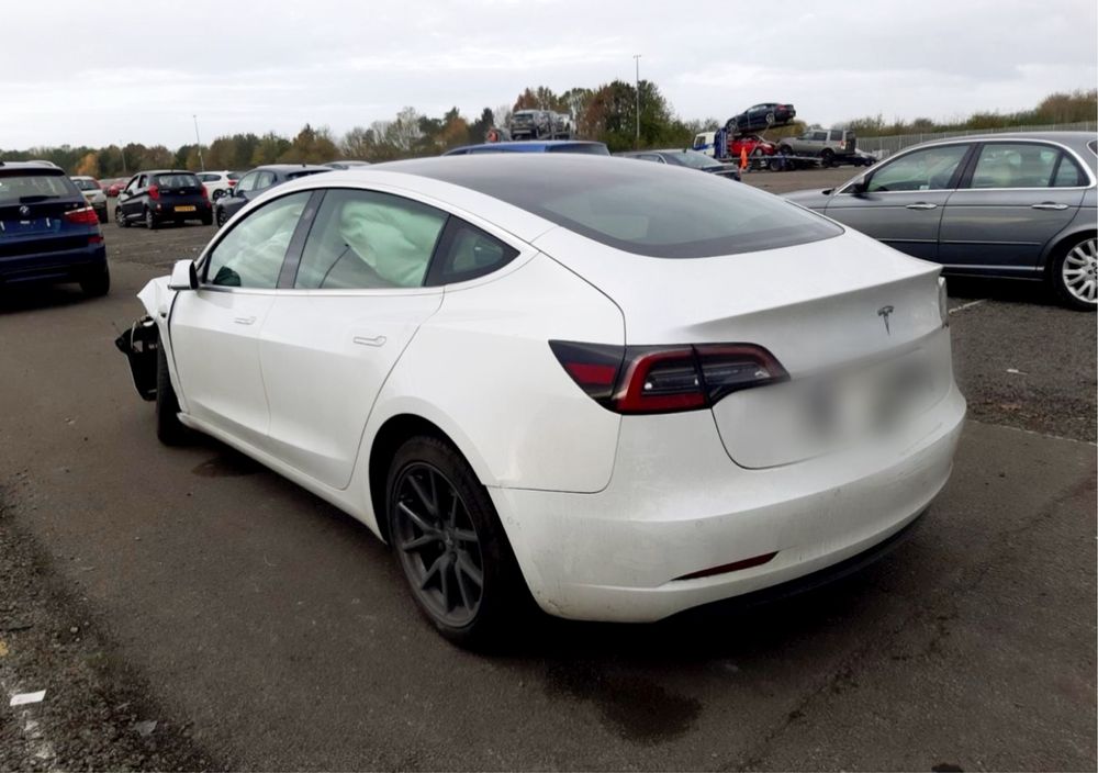 На части 2020 TESLA MODEL 3 STANDARD RANGE реални 84 000 302кс