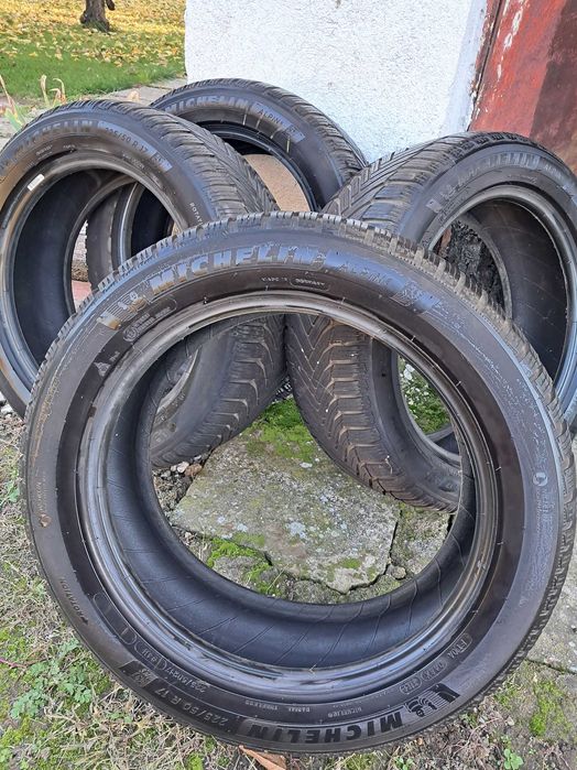 Прдавам зимни гуми Michelin 225/50/17