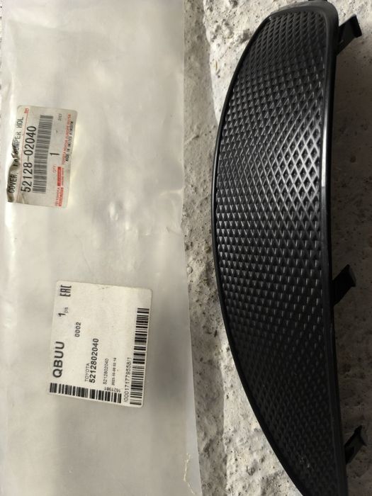 Заглушка противотуманки левая Toyota Corolla Runx/Fielder