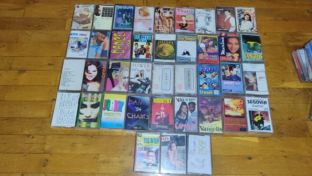 Casete audio muzica ușoară și de petrecere