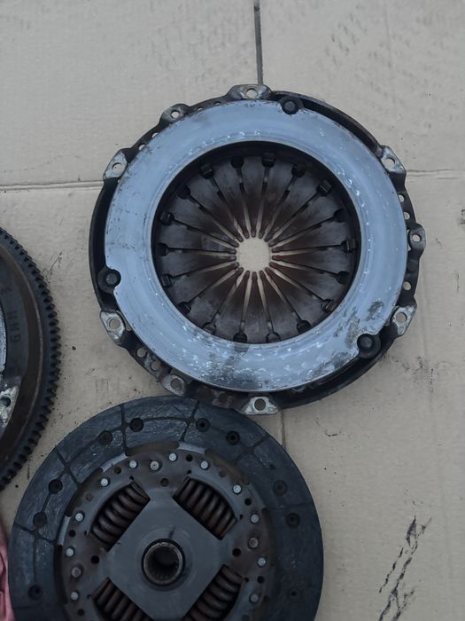 kit ambreiaj peugeot 1.6HDi motor 9HX dezmembrari peugeot