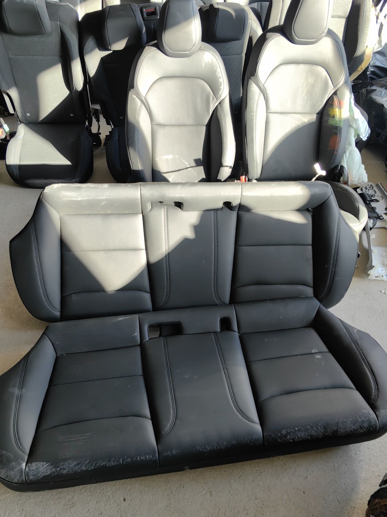 Седалки за Tesla 3 Highland / Тесла 3 2024г
