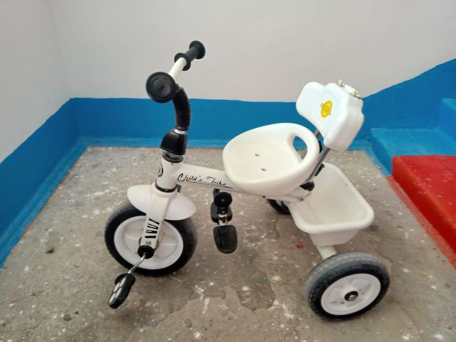 Продоется детский трехколесный велосипед новый