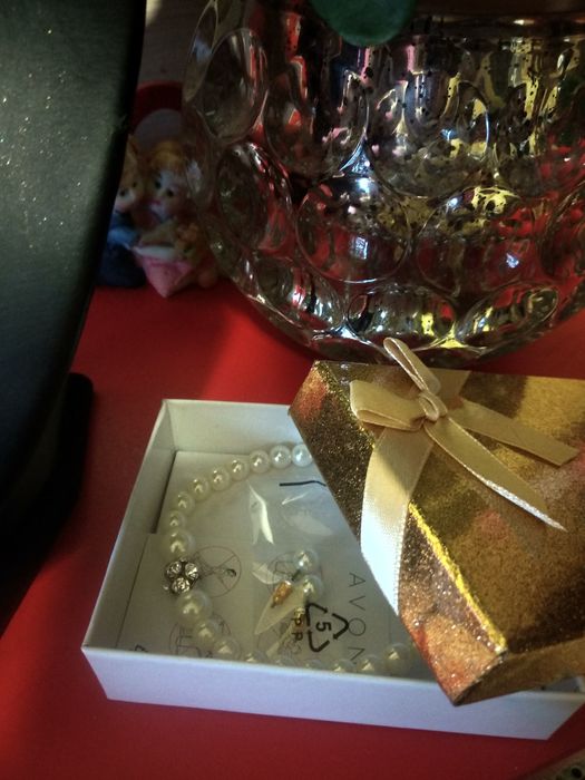 Нов сет колие,гривна и обеци  с перли и бели камъчета Gabby Pearl