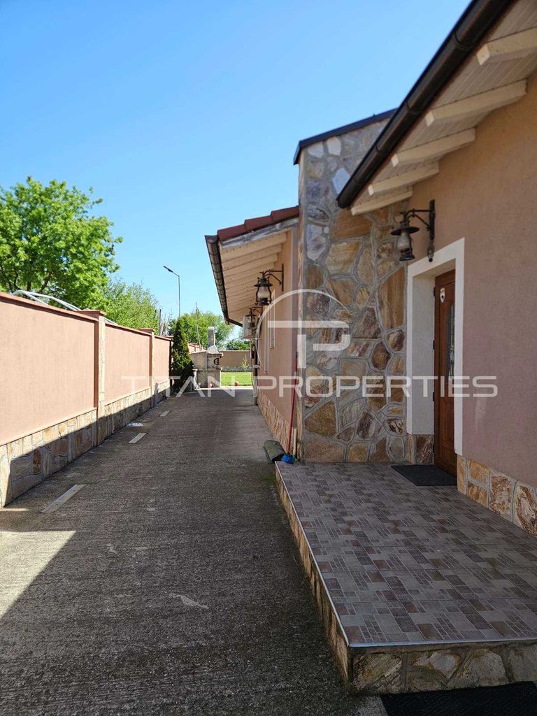 Продава се Къща в с. Бенковски, Област Пловдив - 240 кв.м за 1334 €/кв.м - Снимка #16