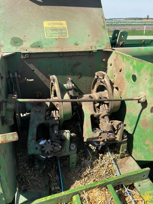 Presa balotat John Deere 332