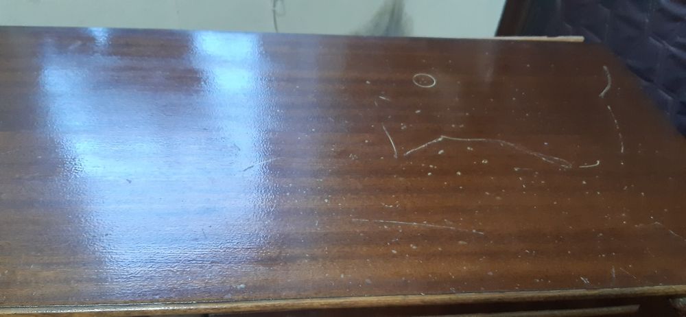 Скрин със 6 чекмеджета и старо красиво шкафче