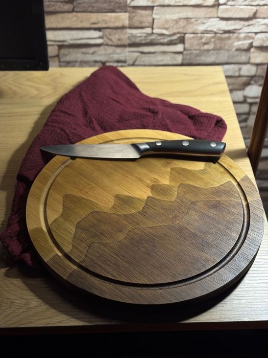 Ръчно рисувана и лакирана дървена дъска за рязане / сервиране