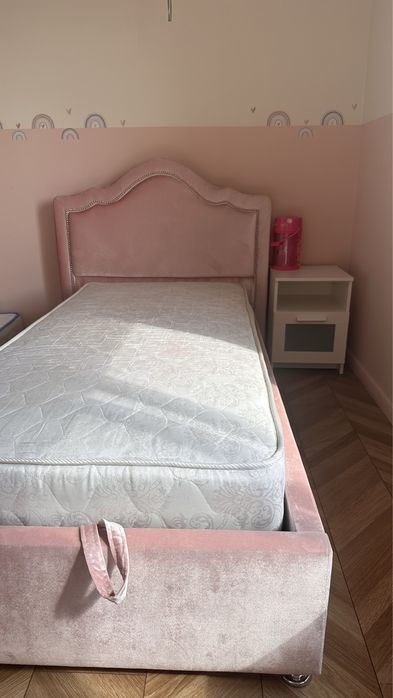 Продам кровать с матрасом