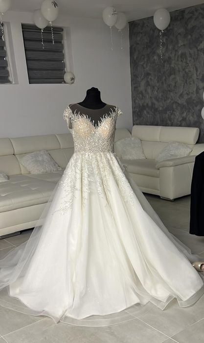 Vând rochie de mireasă