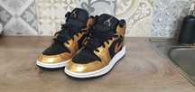 Nike Air Jordan 1 Gold