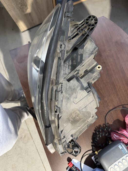 Фар Мерцедес w204