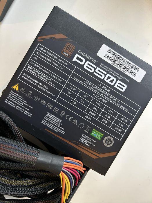 Продам блок питания gigabyte p650b 650w