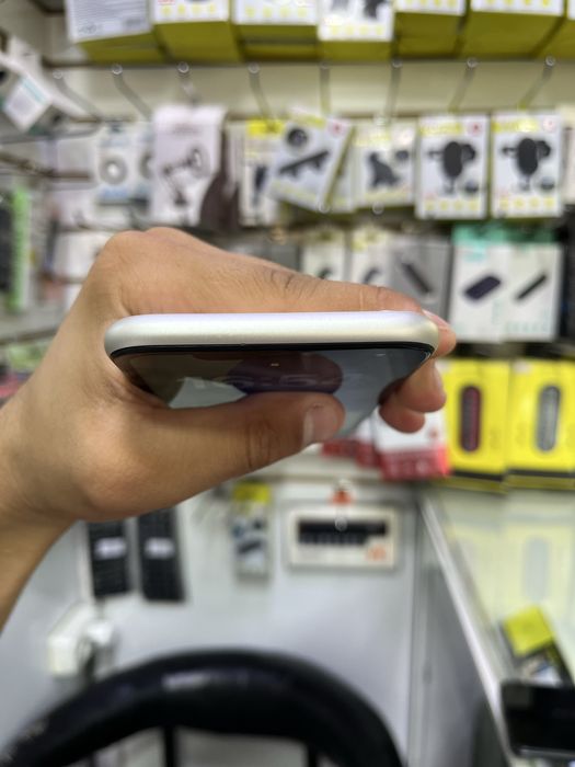 Iphone 11 128 gb arzoon