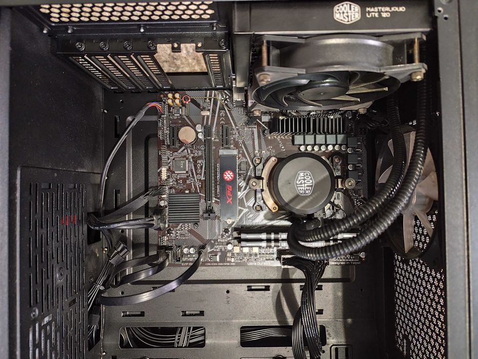 Vand PC dotat cu procesor AMD Ryzen 5 5600g