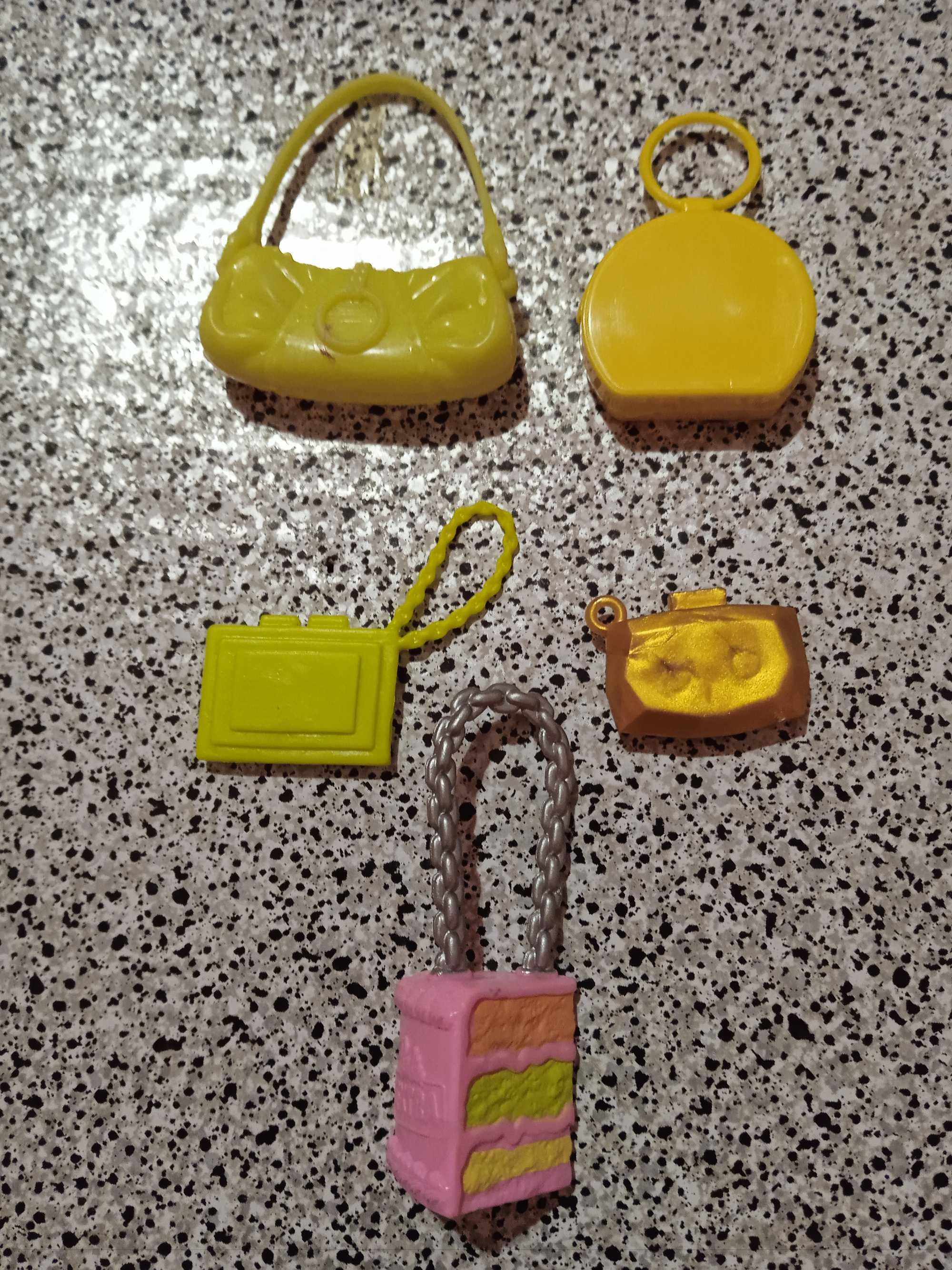 Barbie глави, комплектчета, чанти; Barbie аксесоари; обувки