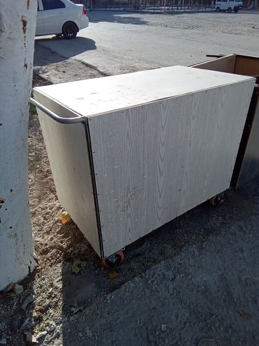 Тележку продам для лимонада бочки