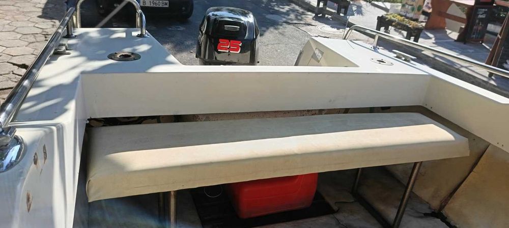 Продавам лодка-тип скутер CONERO DELFINO-450 1983 г. Без Колесар!!! Сз