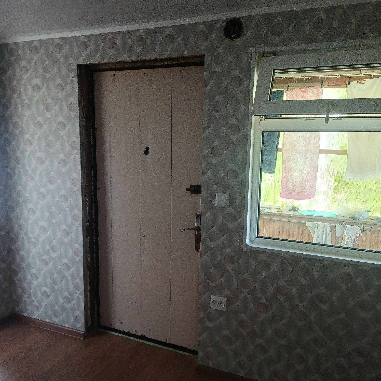 Продам дачный  размером  6 на 3.