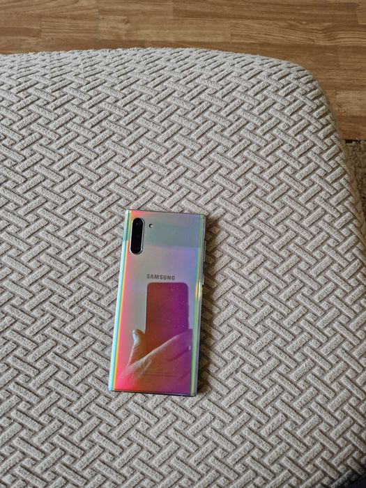 Продавам Samsung Note 10 в перфектно състояние