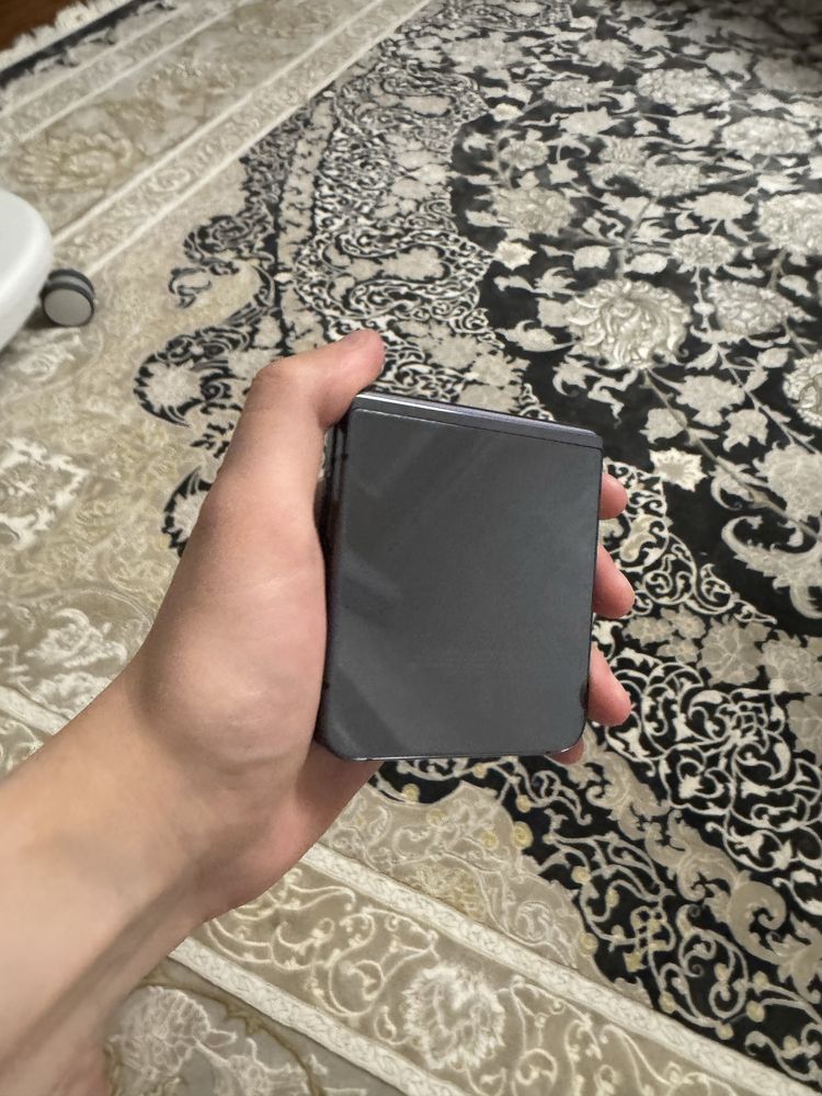 Z Flip 5 holati ideal 256gb