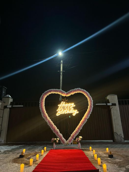 Продается неон надписью happy birthday