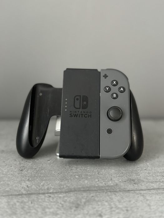 Nintendo Switch Joycon dreapta + Grip
