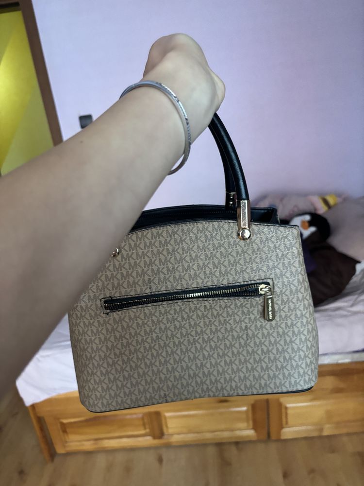Чанта michael kors бежова