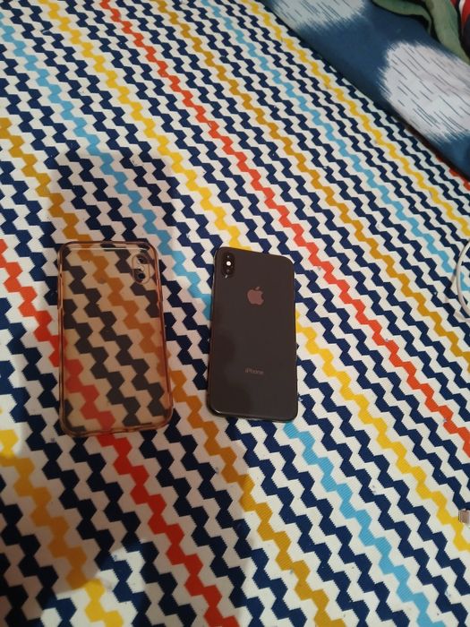 VAND IPHONE XS preț 800 lei