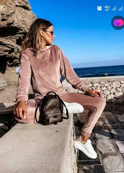 новый костюм женский продам