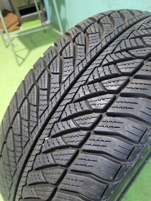 1 бр зимна 245/45/18 Goodyear Runflatt