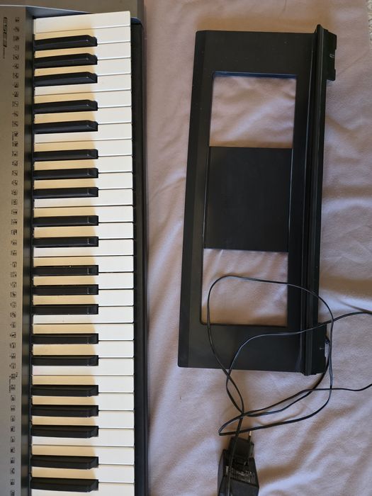 Vand orga electronica yamaha PSR E353
