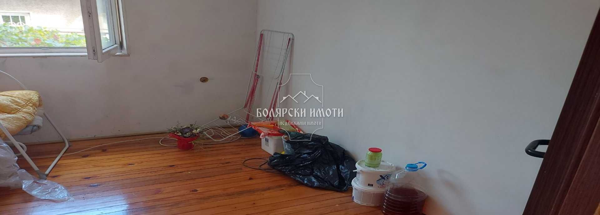 Панорамен етаж от къща в Център