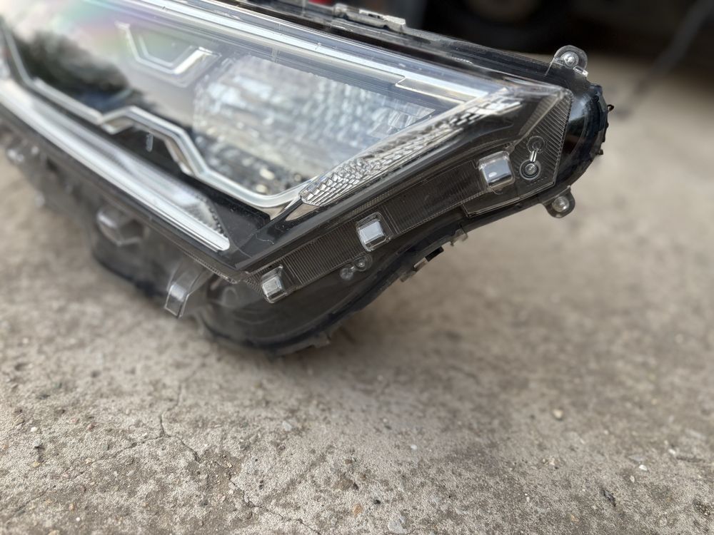 Десен фар за Тойота Рав 4/ Toyota Rav IV Full Led 2019