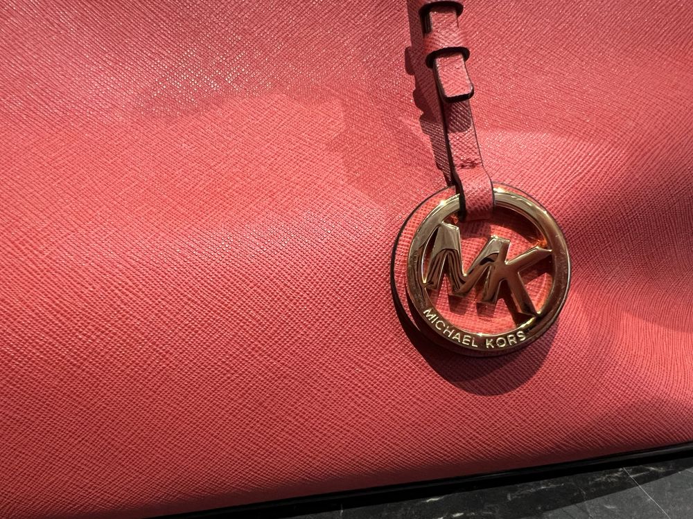 Michael Kors червена голяма чанта