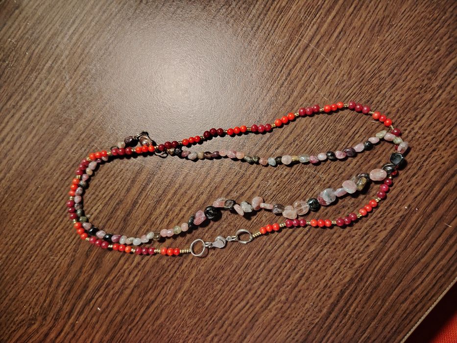 Colier din pietre semipretioase și colier din piatra pretioasa