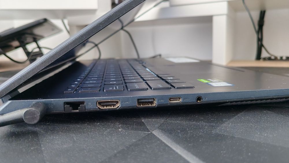 ASUS X571GD

Specificații:
Procesor:
i7 9750H, Coffee Lake
6 nuclee

E