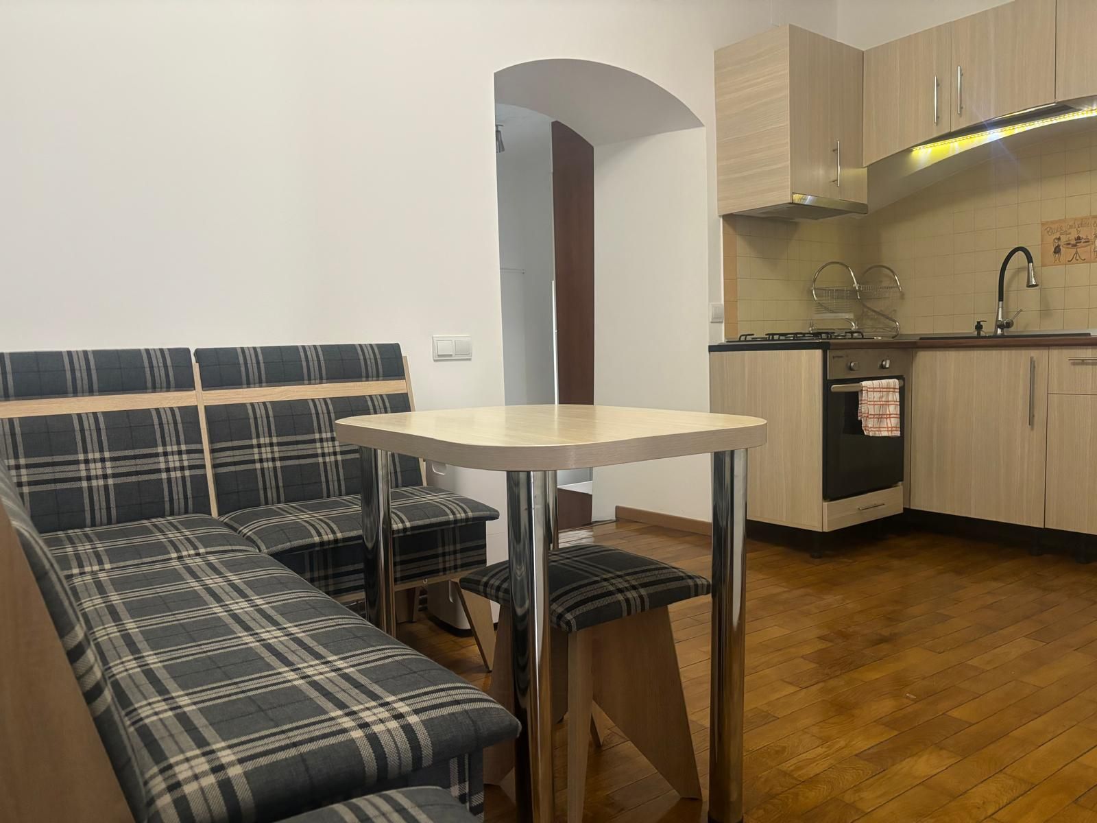 Închiriez apartament centru vechi