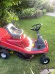 Tractoras tuns iarba / gazon